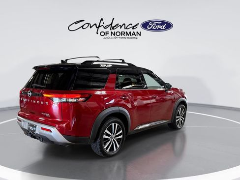 Used 2023 Nissan Pathfinder Platinum w/ Lighting Package (N92) AWD/4WD image 9