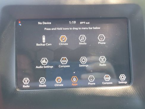 Used 2019 Jeep Cherokee Latitude w/ Popular Appearance Group FWD image 24