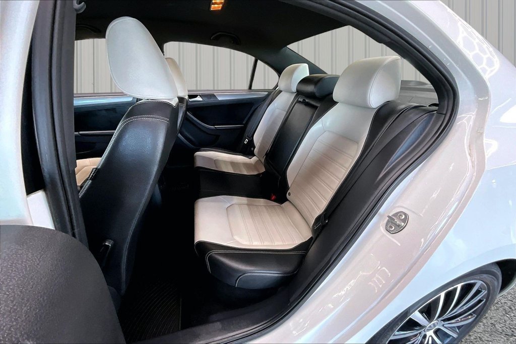 Used 2016 Volkswagen Jetta Sport FWD image 21