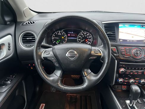 Used 2020 Nissan Pathfinder SL image 14