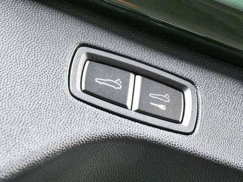 New 2026 Porsche Macan Electric RWD image 31