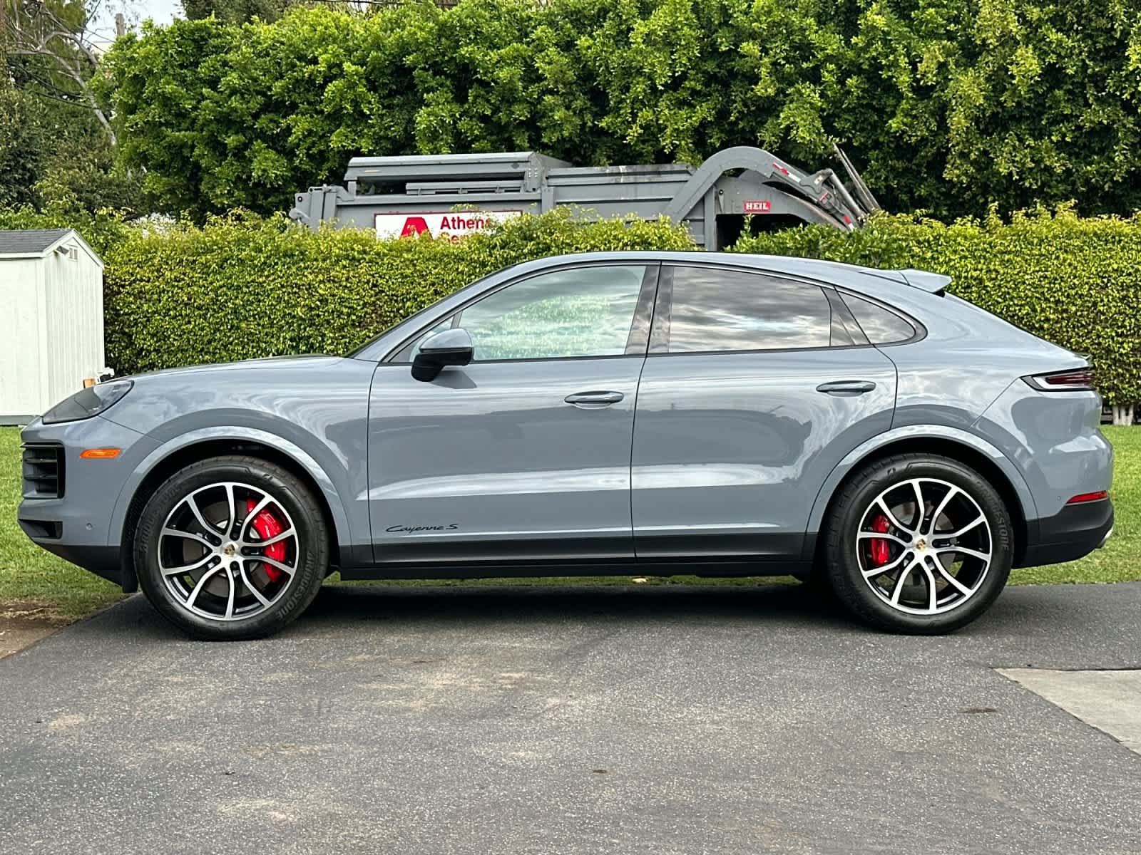 Certified 2024 Porsche Cayenne S AWD/4WD image 2