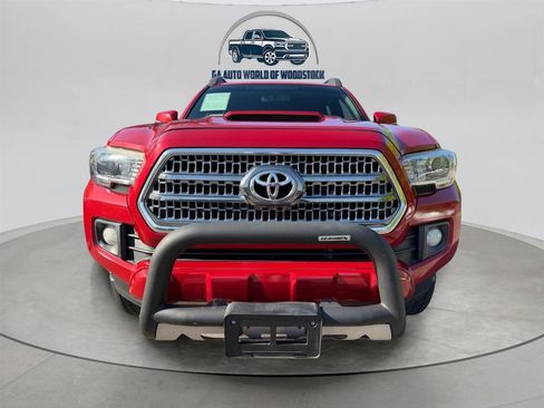Used 2016 Toyota Tacoma TRD Sport w/ Towing Package image 9