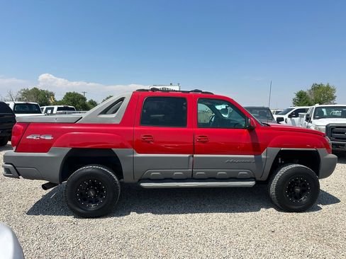 Used 2002 Chevrolet Avalanche 2500 w/ Convenience Pkg AWD/4WD image 12