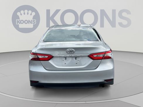 Used 2018 Toyota Camry LE FWD image 5
