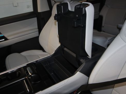 New 2026 Ford Expedition Max Platinum AWD/4WD image 20