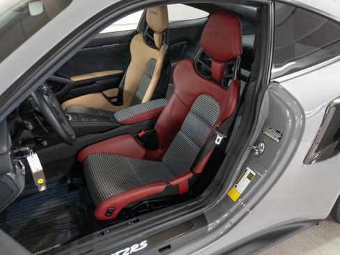 Certified 2019 Porsche 911 GT2 RS RWD image 5