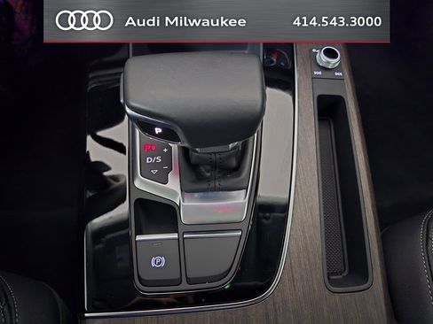 Used 2023 Audi Q5 2.0T Premium Plus w/ Premium Plus Package AWD/4WD image 32