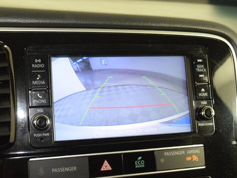 Used 2019 Mitsubishi Outlander ES image 19