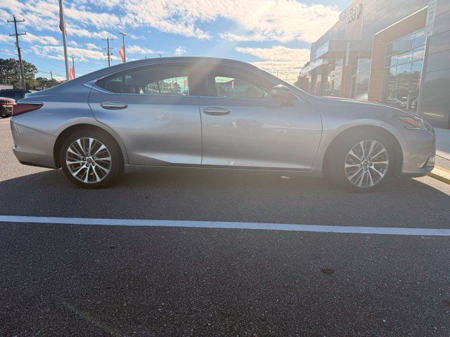 Used 2019 Lexus ES 350 w/ Premium Package FWD image 2