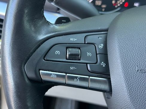 Used 2023 Cadillac XT4 Luxury w/ Cold Weather Package FWD image 25