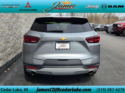 Used 2025 Chevrolet Blazer LT FWD image 4