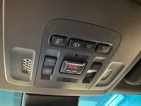 Used 2019 Toyota Avalon XSE w/ All Weather Liner Package FWD image 31