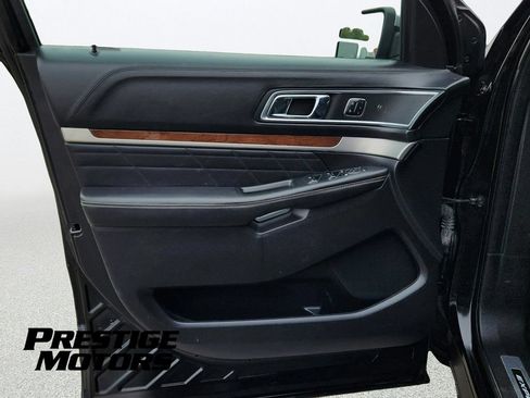 Used 2016 Ford Explorer Platinum AWD/4WD image 25