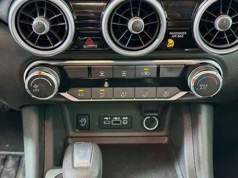 Used 2024 Nissan Sentra SV image 22