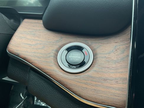 Used 2024 Jeep Grand Cherokee Summit w/ Advanced Protech Group IV image 22