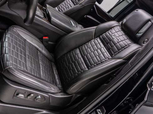 Used 2023 Cadillac Escalade ESV Premium Luxury Platinum AWD/4WD image 25