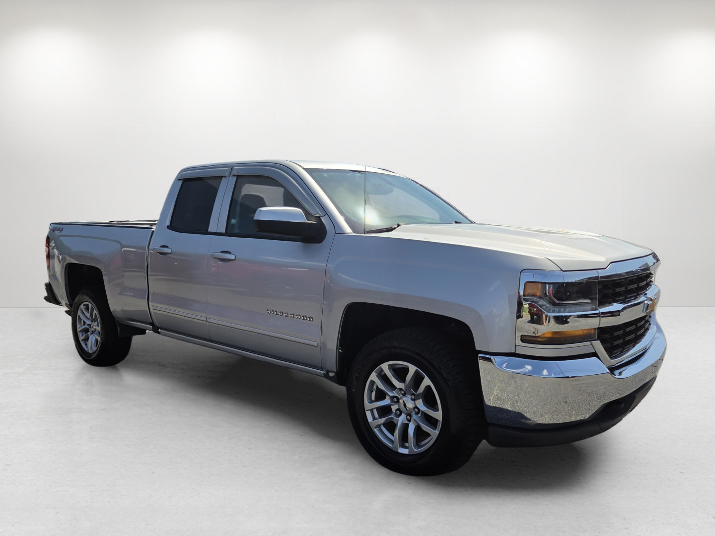 Used 2019 Chevrolet Silverado 1500 LT AWD/4WD image 3