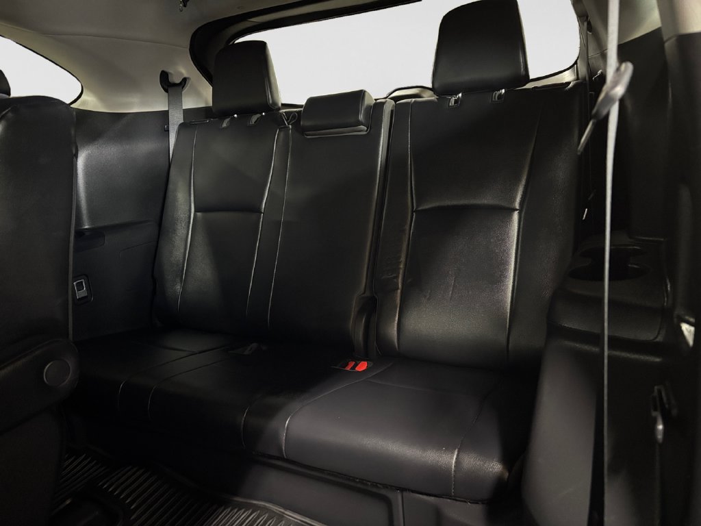 Used 2021 Toyota Highlander XLE AWD/4WD image 44