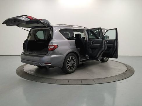 Used 2022 Nissan Armada Platinum w/ Captain's Chairs Package RWD image 16