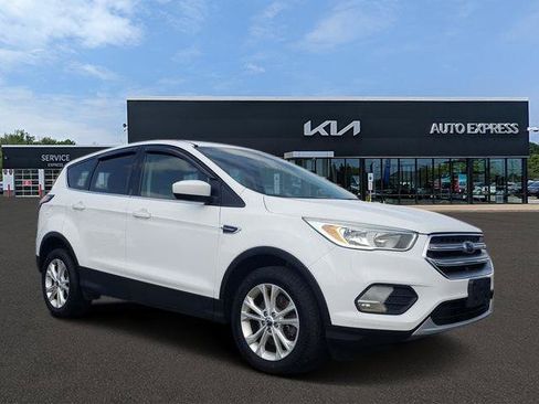 Used 2017 Ford Escape SE AWD/4WD image 1
