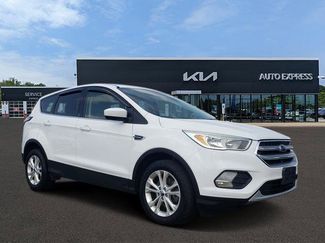 Used 2017 Ford Escape SE AWD/4WD video 1