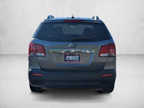 Used 2013 Kia Sorento LX w/ Convenience Pkg image 7