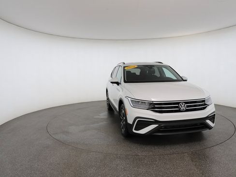 Used 2021 Volkswagen Tiguan SE R-Line image 29