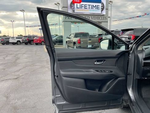 Used 2025 Nissan Murano SV AWD/4WD image 9