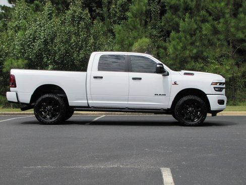 Used 2025 RAM 2500 Big Horn AWD/4WD image 4