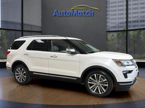 Used 2018 Ford Explorer Platinum image 14