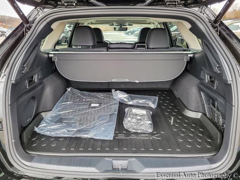 Used 2025 Subaru Outback Limited image 27