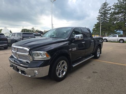 Used 2015 RAM 1500 Laramie w/ Convenience Group AWD/4WD image 3