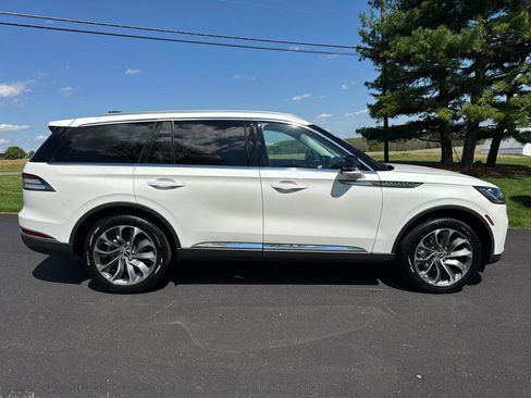 Used 2025 Lincoln Aviator Reserve AWD/4WD image 7