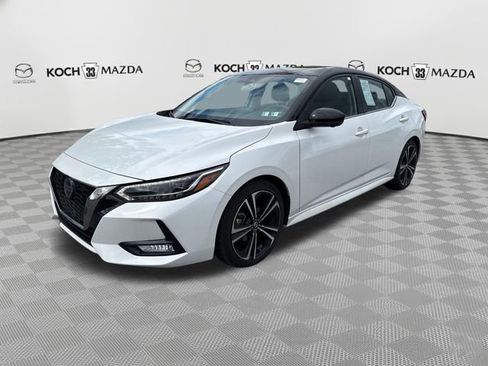 Used 2021 Nissan Sentra SR w/ SR Premium Package FWD image 3