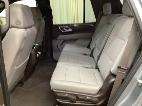 Used 2024 GMC Yukon SLE w/ Gmc Pro Safety Plus Package image 26