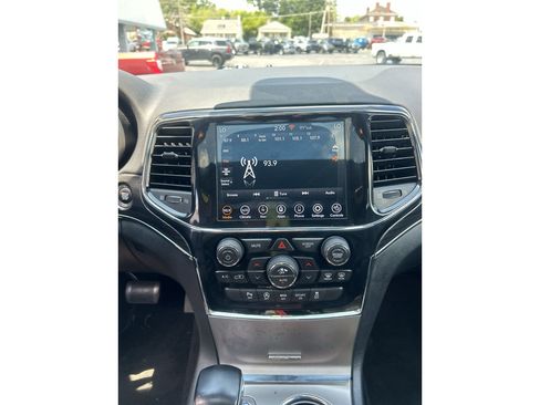 Used 2022 Jeep Grand Cherokee Limited AWD/4WD image 14
