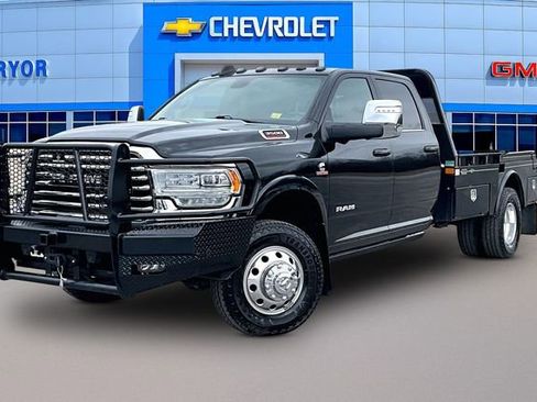 Used 2024 RAM 3500 Limited w/ Towing Technology Group image 3