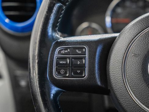 Used 2015 Jeep Wrangler Unlimited Rubicon w/ Connectivity Group image 25