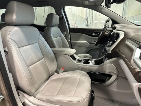 Used 2023 GMC Acadia SLT image 37