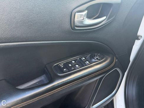 Used 2021 Jeep Compass Limited AWD/4WD image 19
