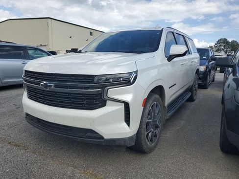 Used 2021 Chevrolet Suburban RST AWD/4WD image 3