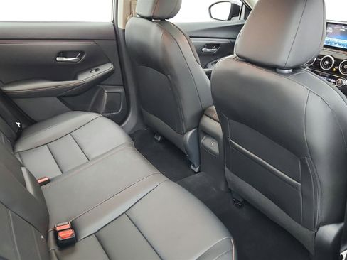 Used 2025 Nissan Sentra SR w/ SR Premium Package FWD image 36