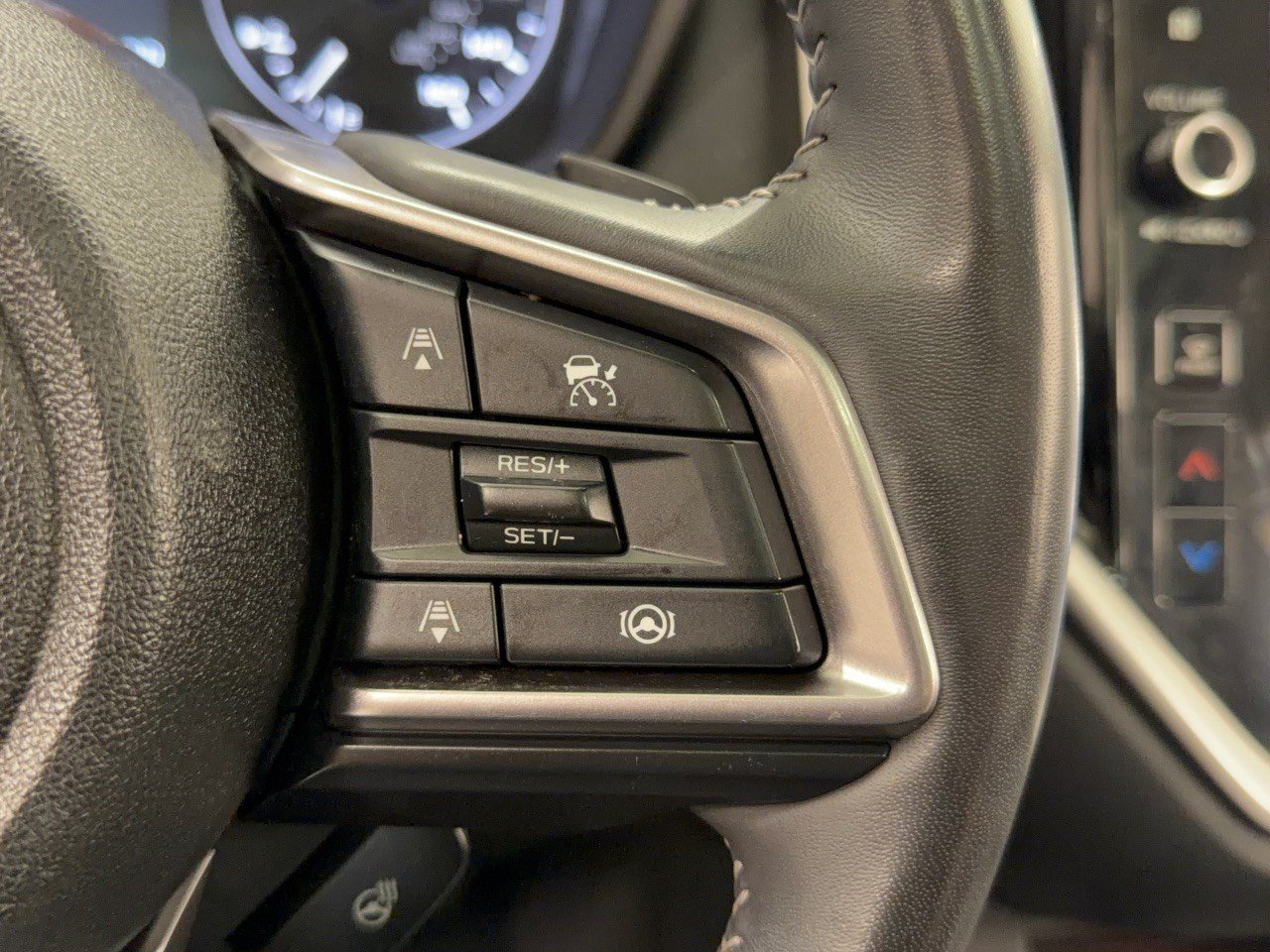 Used 2023 Subaru Ascent Touring AWD/4WD image 19