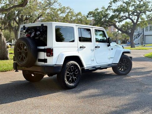 Used 2017 Jeep Wrangler Unlimited Sahara image 5