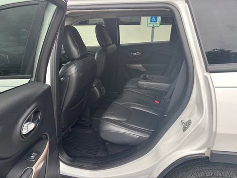 Used 2018 Jeep Cherokee Limited w/ High Altitude Package FWD image 23