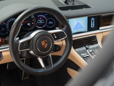 Certified 2018 Porsche Panamera 4S AWD/4WD image 19