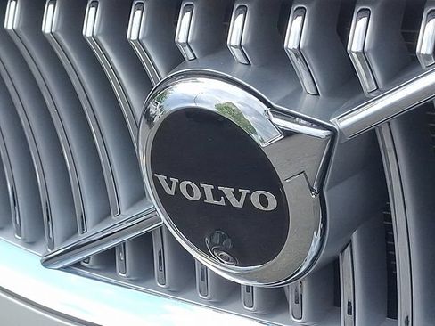 Used 2025 Volvo XC90 T8 Plus AWD/4WD image 33
