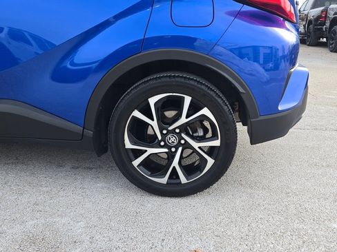 Used 2021 Toyota C-HR XLE image 15