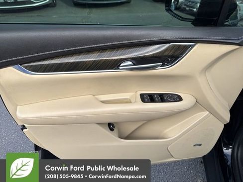 Used 2017 Cadillac XT5 FWD image 14